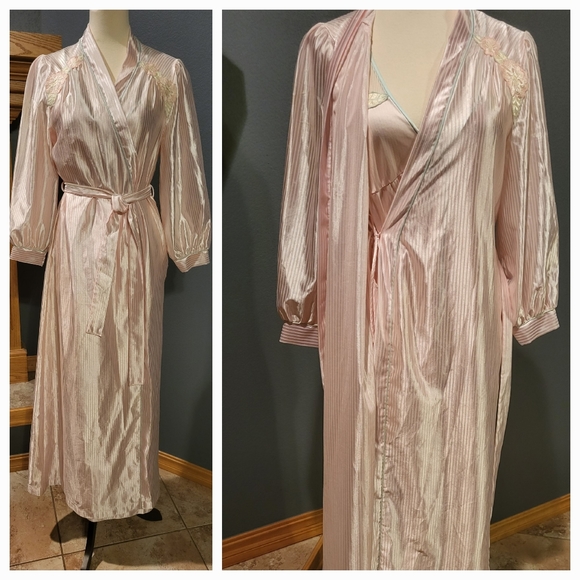 Vintage Nightgown Set - Picture 5 of 7